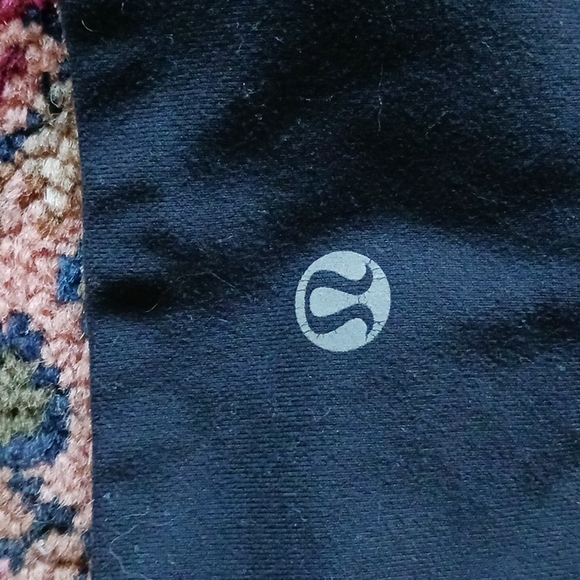 Lululemon Crop Leggings - Picture 4 of 6